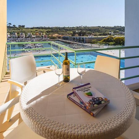 Marina Breeze Apartment With Pool - 900M From The Beach Albufeira Eksteriør bilde