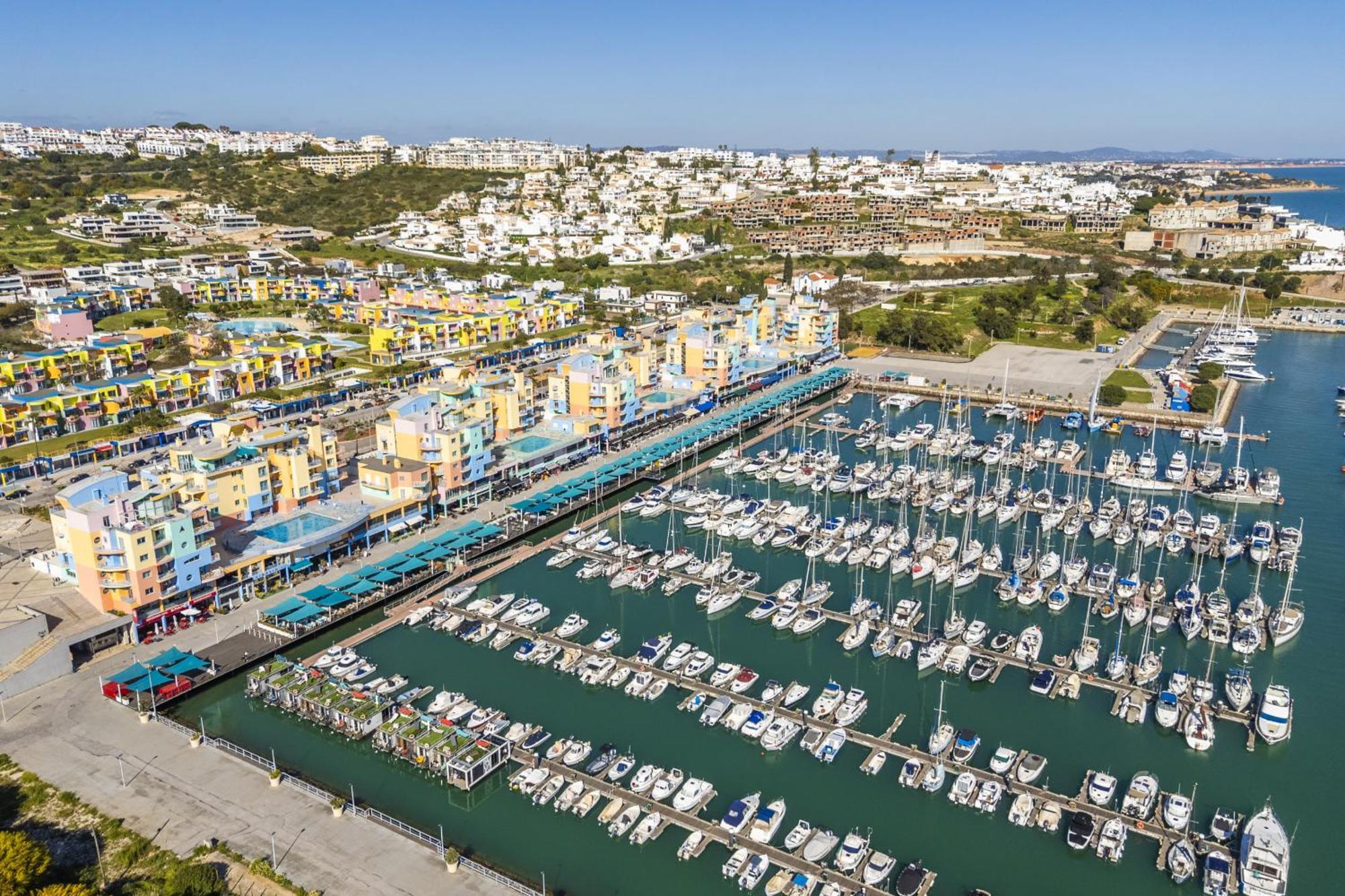Marina Breeze Apartment With Pool - 900M From The Beach Albufeira Eksteriør bilde