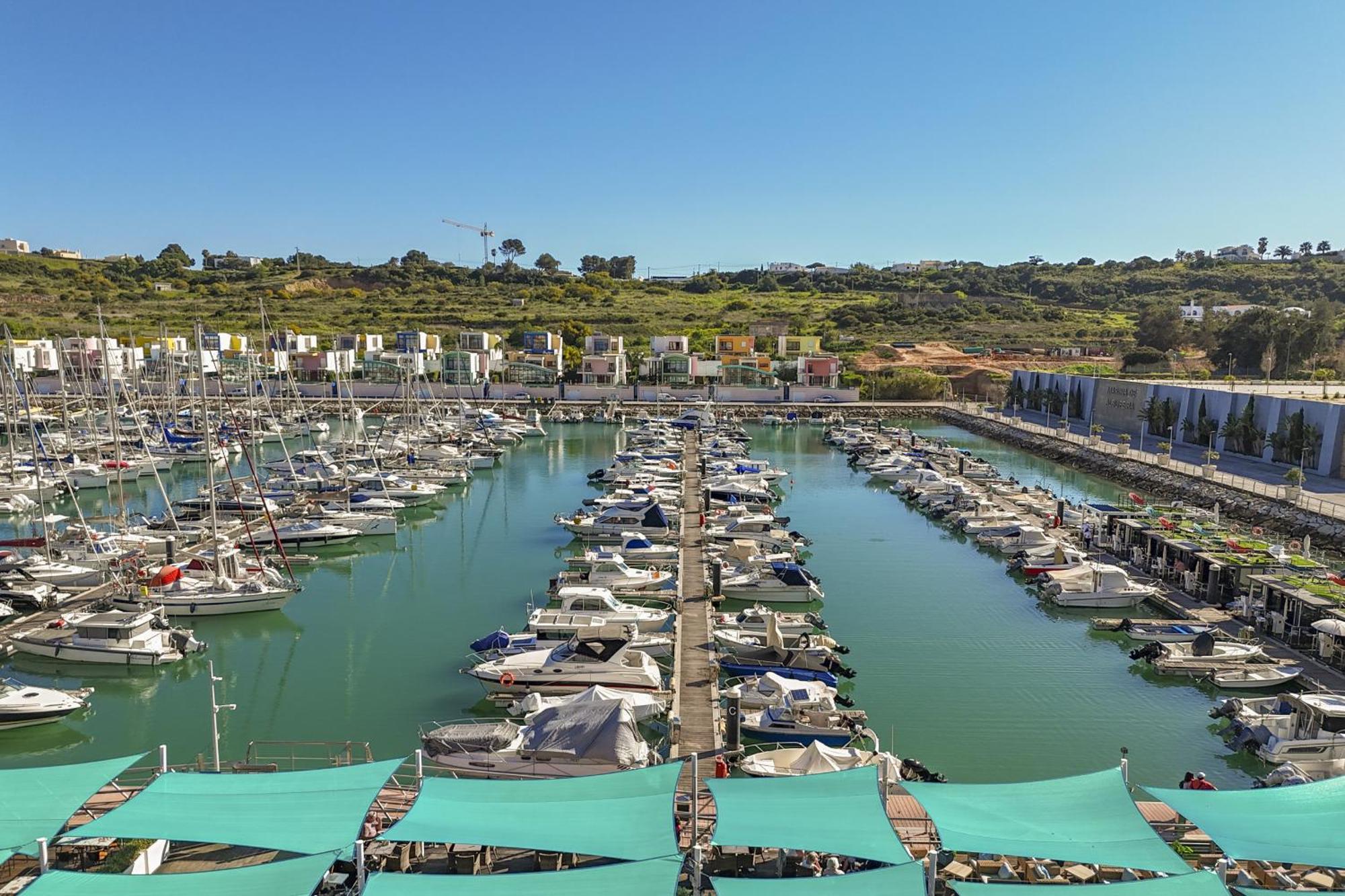 Marina Breeze Apartment With Pool - 900M From The Beach Albufeira Eksteriør bilde