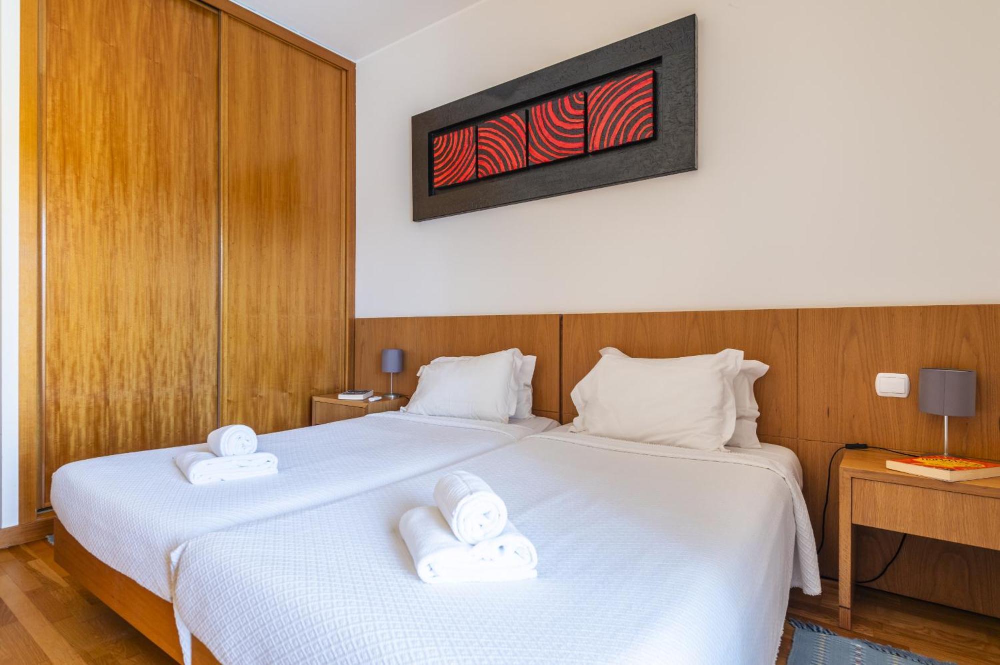 Marina Breeze Apartment With Pool - 900M From The Beach Albufeira Eksteriør bilde