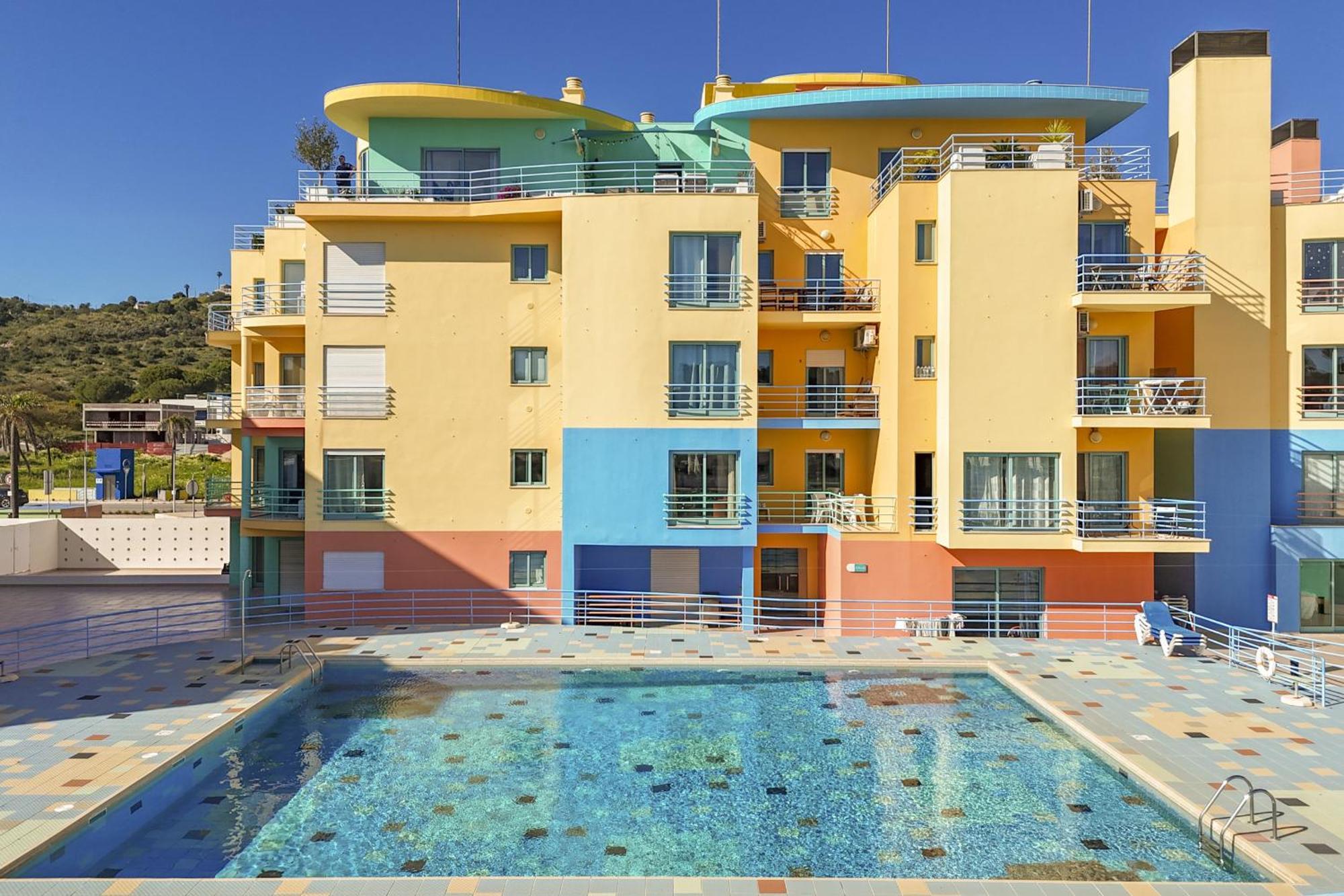 Marina Breeze Apartment With Pool - 900M From The Beach Albufeira Eksteriør bilde
